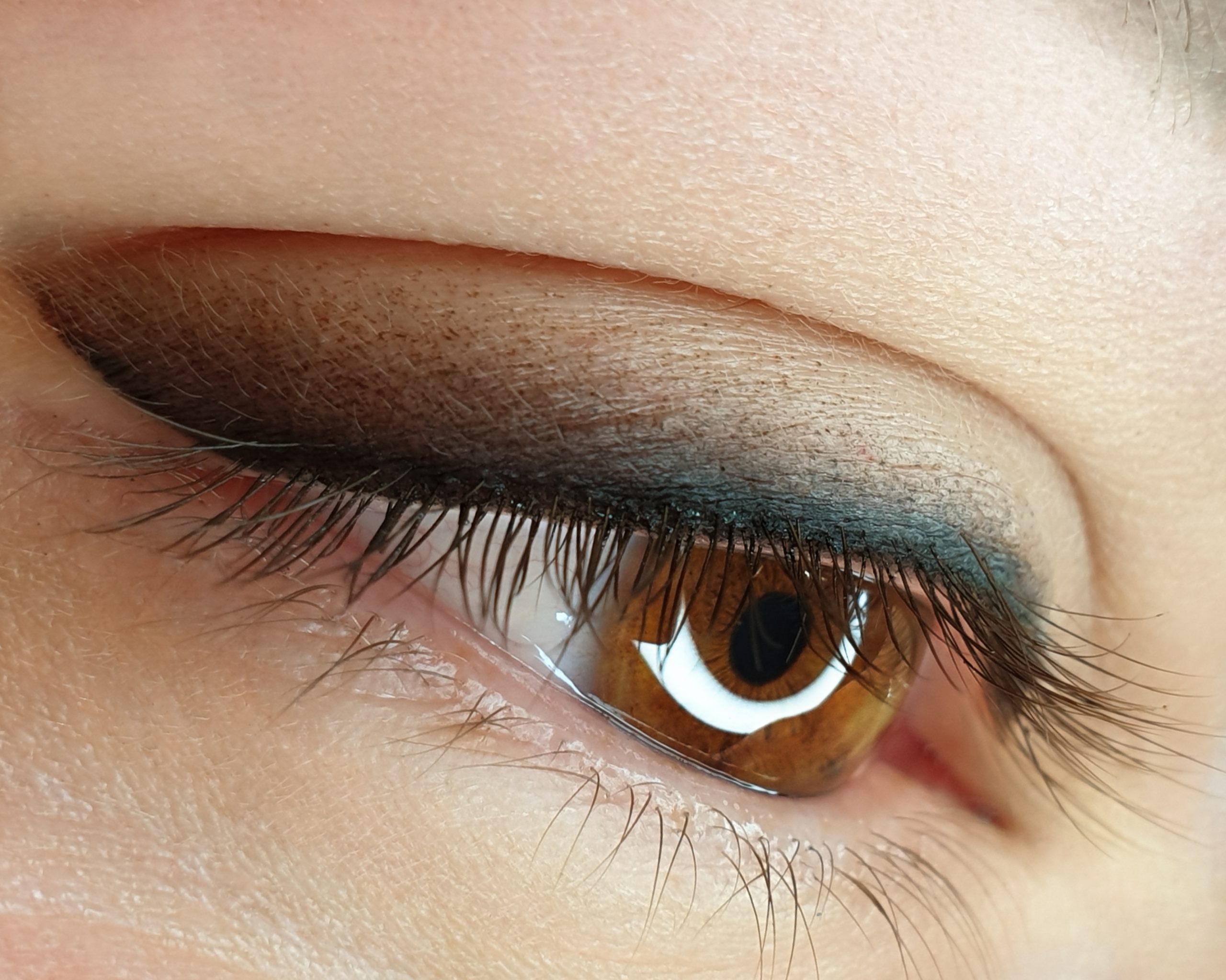 Vermessung der Augenbrauen beim Microblading und Permanent Make Up